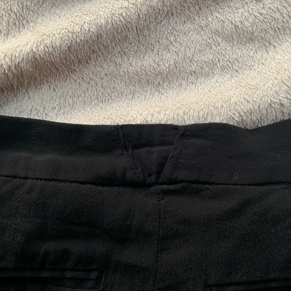 Le Château Black Viscose Short Shorts - Picture 9 of 9